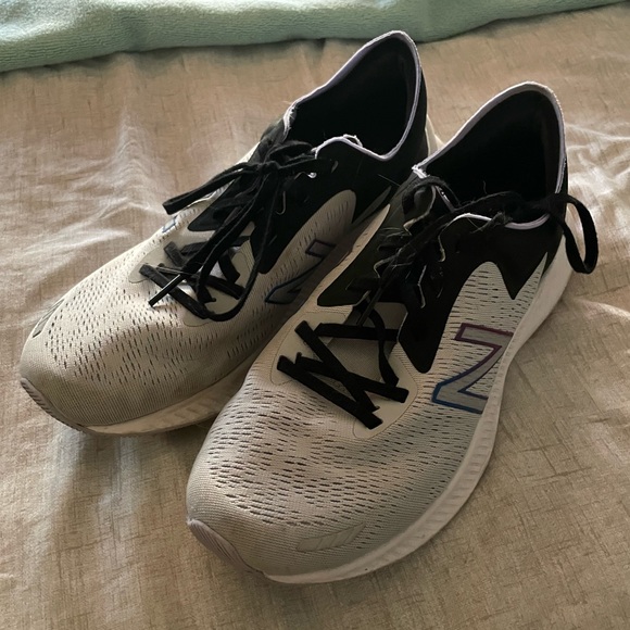 New Balance Shoes | New Balance Dynasoft PESU running sneakers - Picture 3 of 5